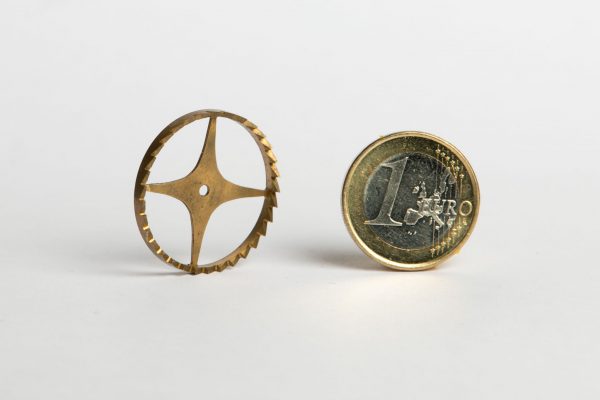 Uhrwerk, Restauration, Ersatzteil